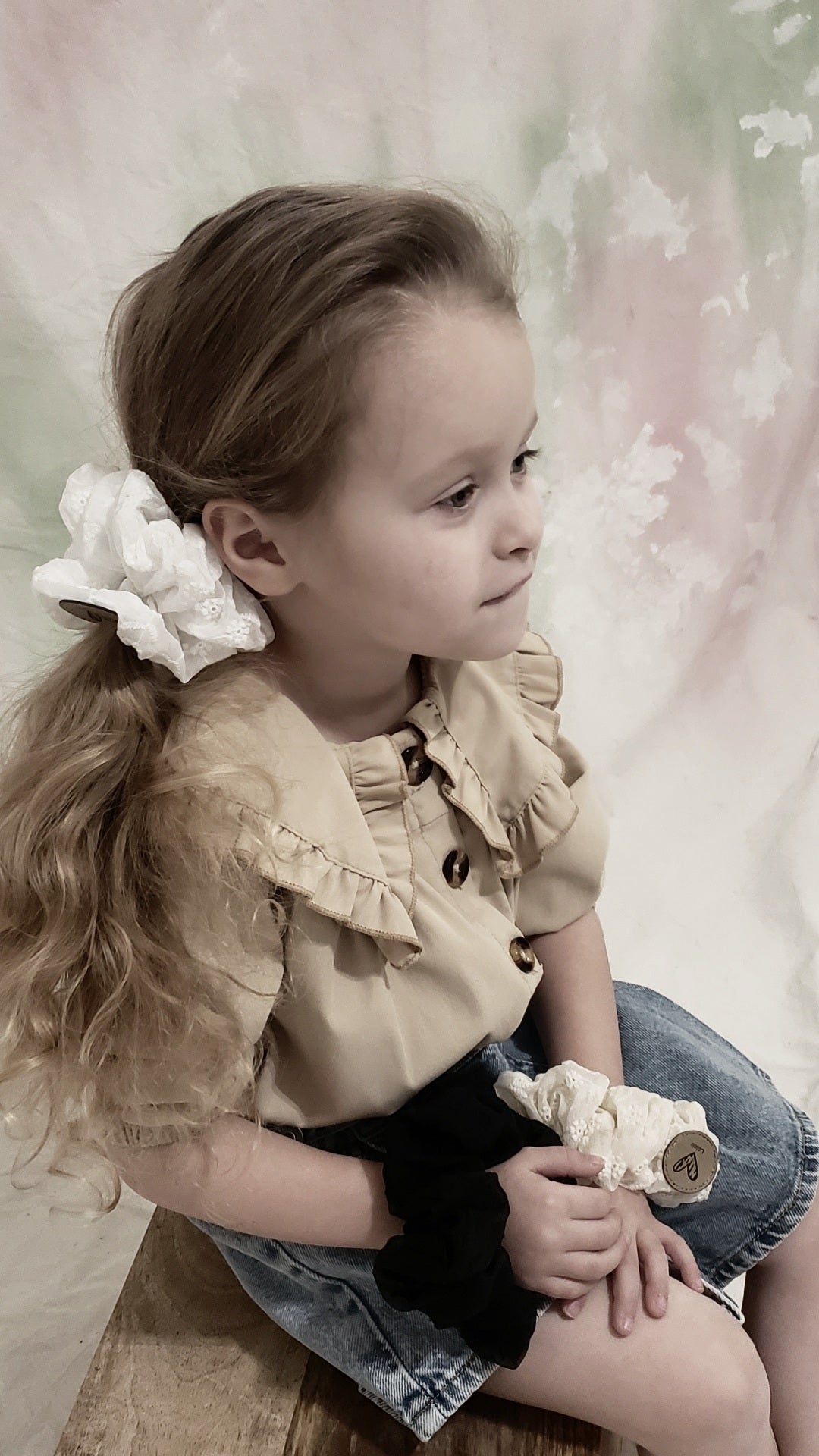 Lalou Embroidered White Scrunchie